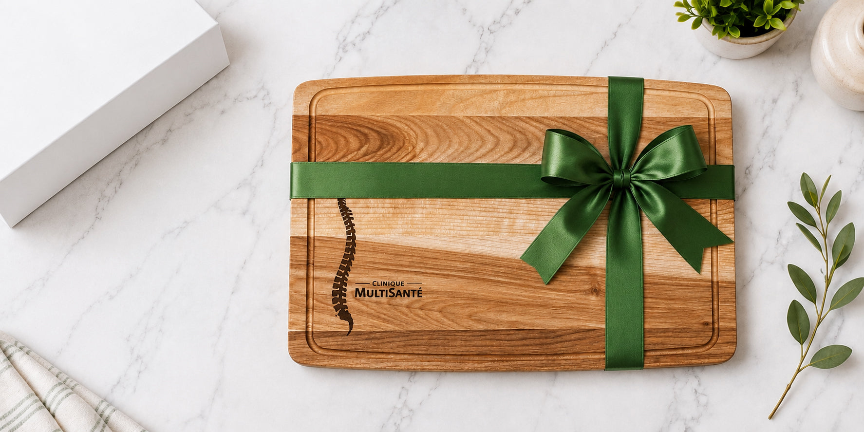 Cadeaux corporatifs personnalisés pour entreprises, clients, employés. Idées cadeaux en bois pour hommes et femmes. Planche à découper, plateaux à charcuterie et fromage, planche à pizza, planche BBQ. Personnalisation pour cadeau. Shop Boréale