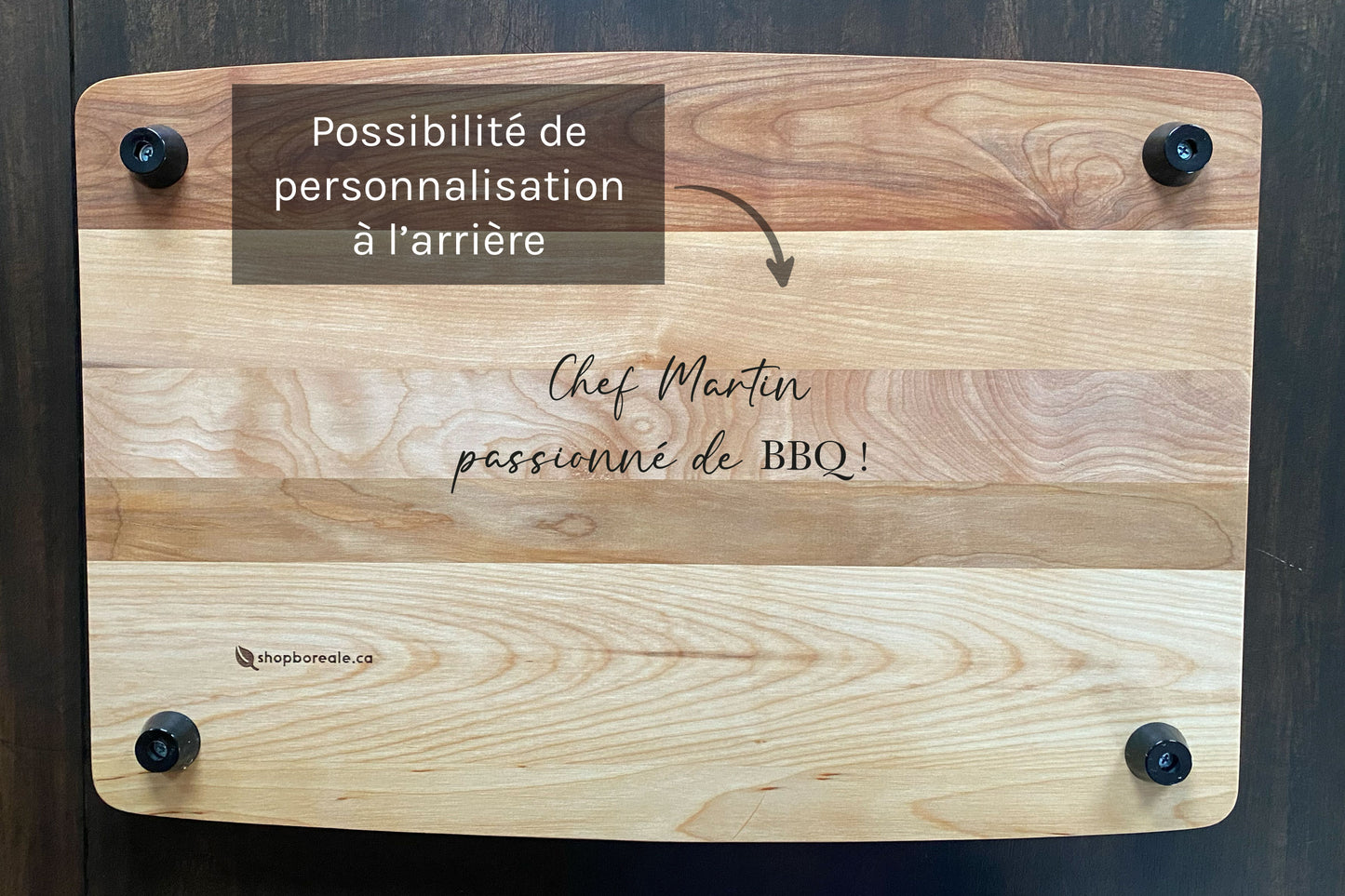 Planche à découper en bois massif personnalisable, avec rainures profondes et réservoir à jus – idéale pour viande, BBQ, rôtis et steaks – faite à la main au Québec – Shop Boréale / Customizable solid wood carving board with deep grooves and juice well – perfect for meat, BBQ, roasts and steaks – handmade in Quebec – Shop Boréale
