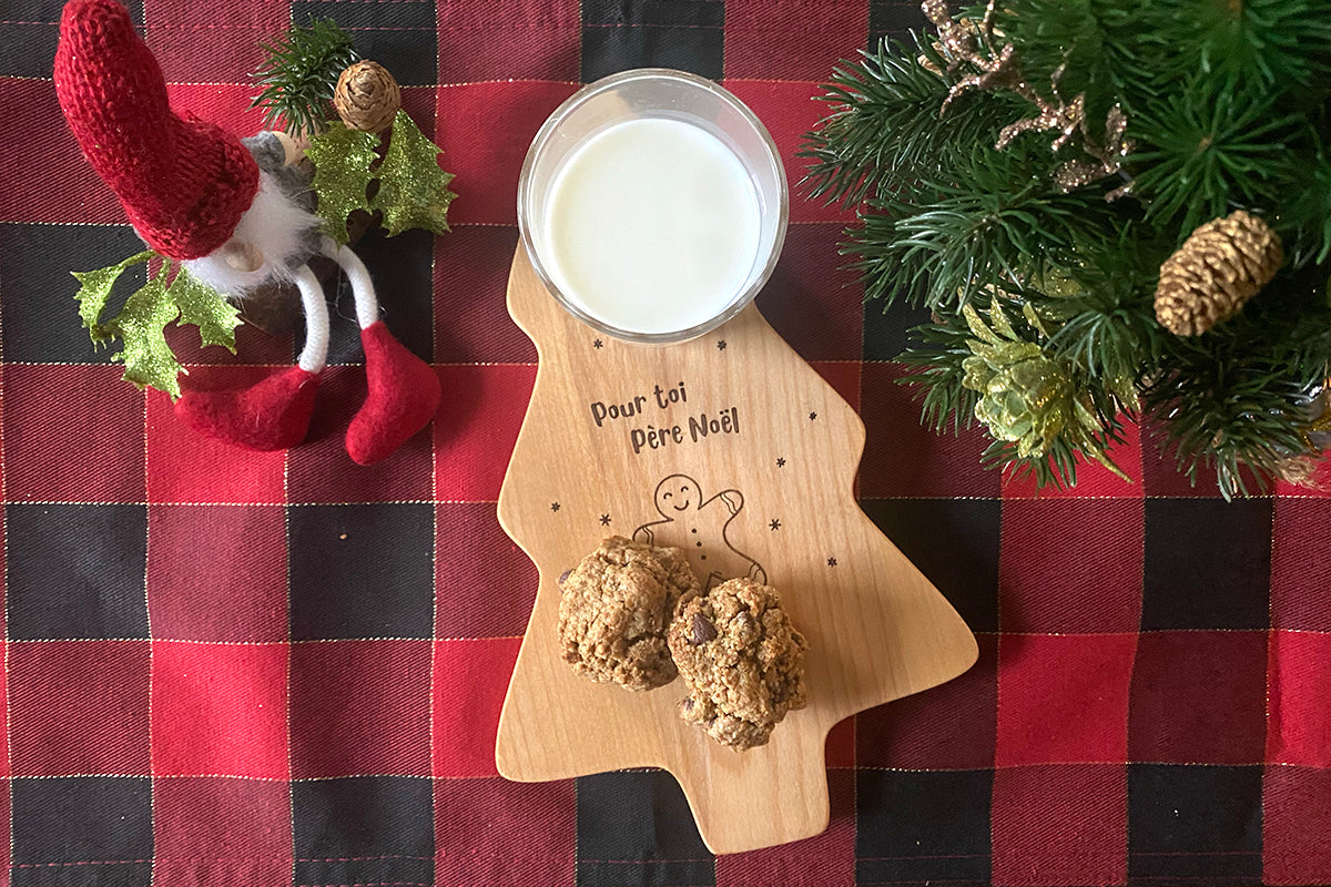 Plateau couronne 3 en 1 en bois massif, personnalisable – idéal pour présenter apéro, fromages ou desserts, cadeau gourmet unique – fait à la main au Québec – Shop Boréale / 3-in-1 crown-shaped solid wood serving tray, customizable – perfect for appetizers, cheese or desserts, a unique gourmet gift – handmade in Quebec – Shop Boréale
