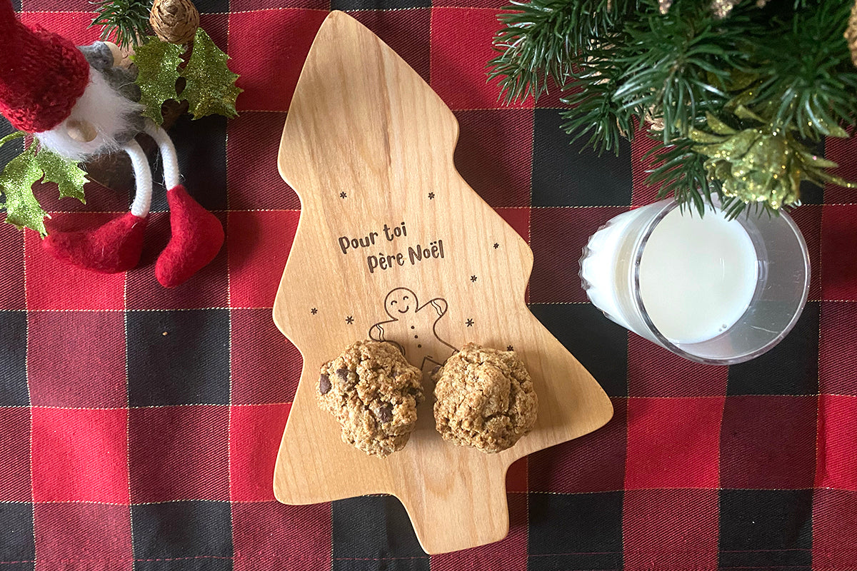 Plateau couronne 3 en 1 en bois massif, personnalisable – idéal pour présenter apéro, fromages ou desserts, cadeau gourmet unique – fait à la main au Québec – Shop Boréale / 3-in-1 crown-shaped solid wood serving tray, customizable – perfect for appetizers, cheese or desserts, a unique gourmet gift – handmade in Quebec – Shop Boréale
