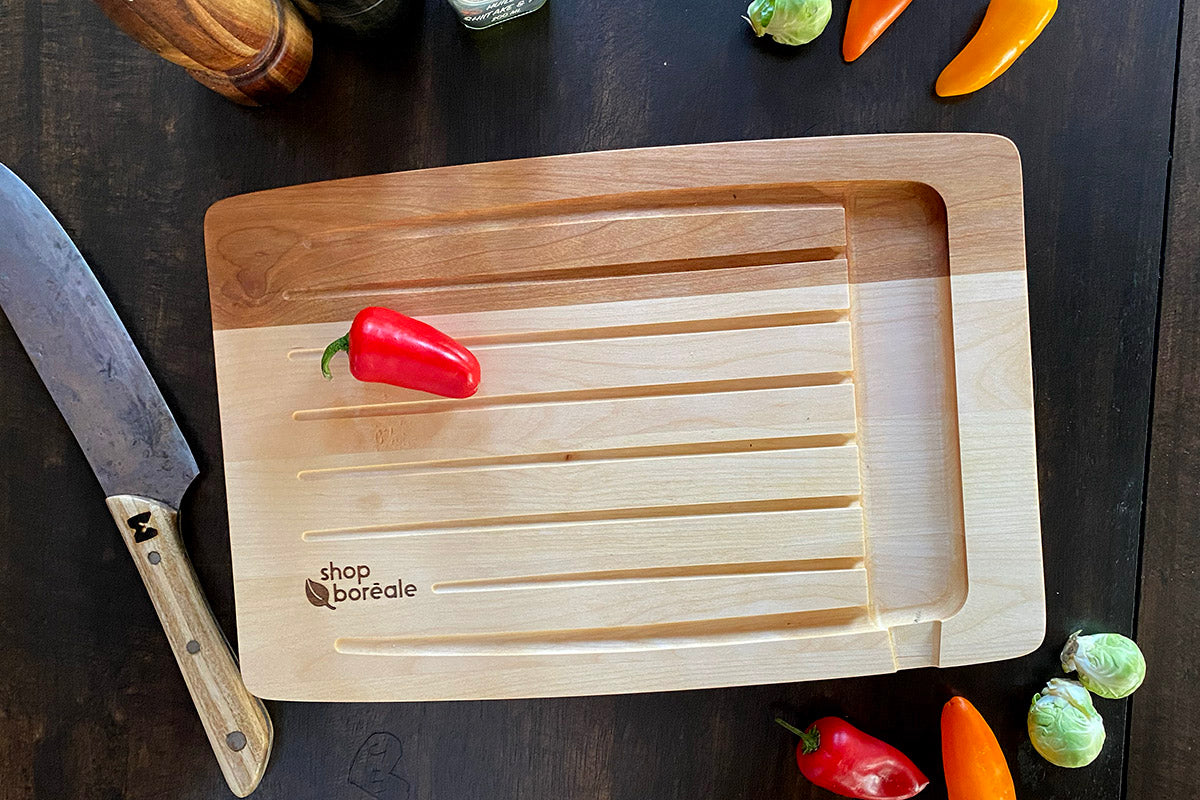 Planche à découper avec rainures et réservoir à jus - La Master BBQ