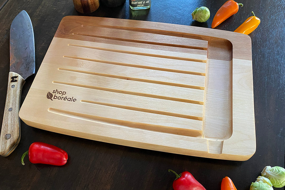 Planche à découper avec rainures et réservoir à jus - La Master BBQ