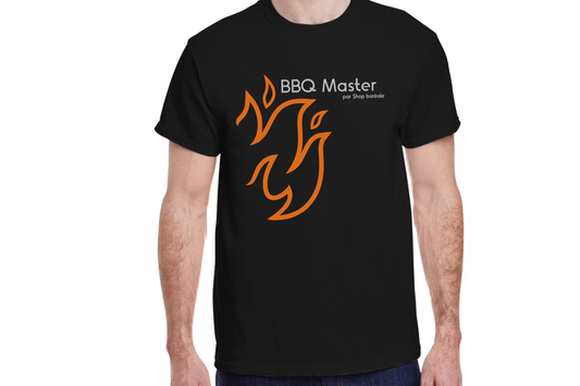 T-shirt BBQ Master noir en coton prérétréci Gildan Heavy Cotton. Confortable et durable, cadeau parfait pour les passionnés de BBQ et du grill! - 
Black BBQ Master T-shirt in pre-shrunk Gildan Heavy Cotton. Comfortable and durable, the perfect gift for BBQ and grilling enthusiasts! 